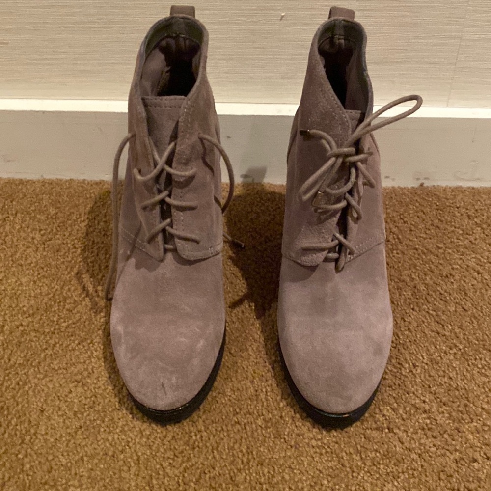 Vince Camuto taupe/grey color ankle boots wedge.